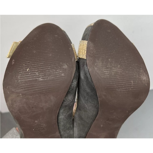 Steve Madden “Lezlie” Deep Grey Suede Snakeprint Buckle Peep Toe Heels Sz 5.5M - Picture 8 of 9